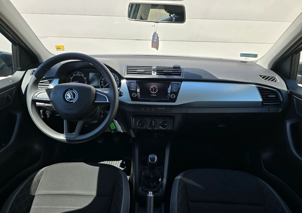 Skoda Fabia cena 48900 przebieg: 86300, rok produkcji 2019 z Nowe małe 154